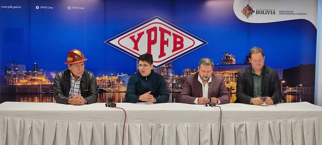 Lee más sobre el artículo YPFB no podrá cumplir: «No vamos a poder con la demanda de combustibles»