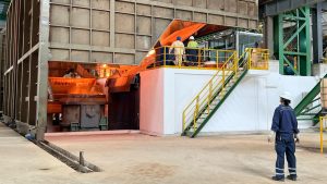 Lee más sobre el artículo Complejo Siderúrgico del Mutún produce primeras palanquillas en Planta de Acería