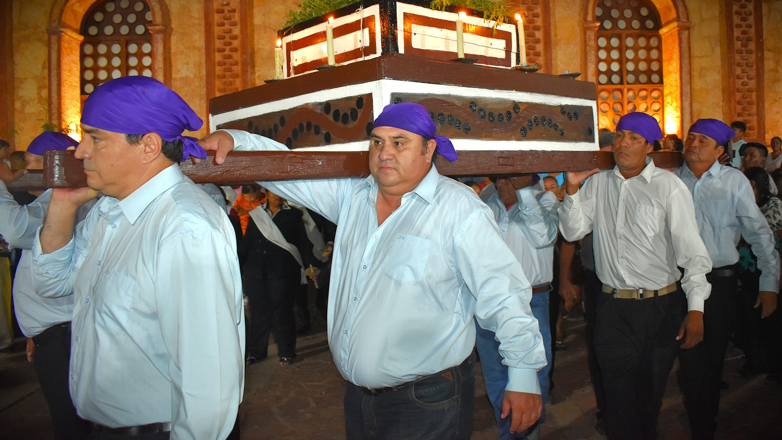 Lee más sobre el artículo Emotivo Testimonio de Fe y Tradición en Semana Santa Chiquitana
