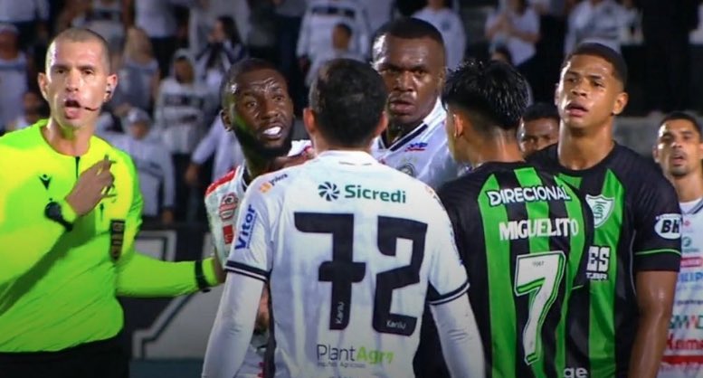 Jugador Allano denuncia «cruel, doloroso y repugnante» acto racista de Miguel Terceros