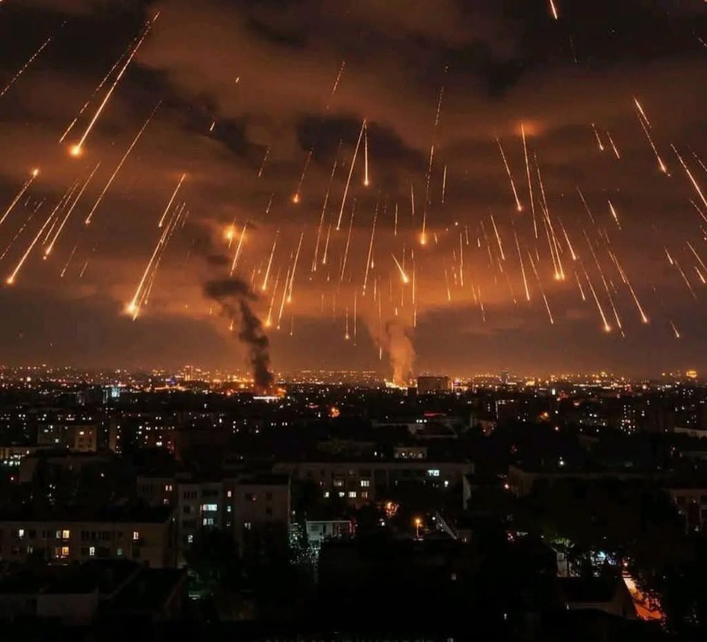 En este momento estás viendo Escalada del Conflicto entre Israel e Irán Alcanza Nuevos Niveles de Tensión