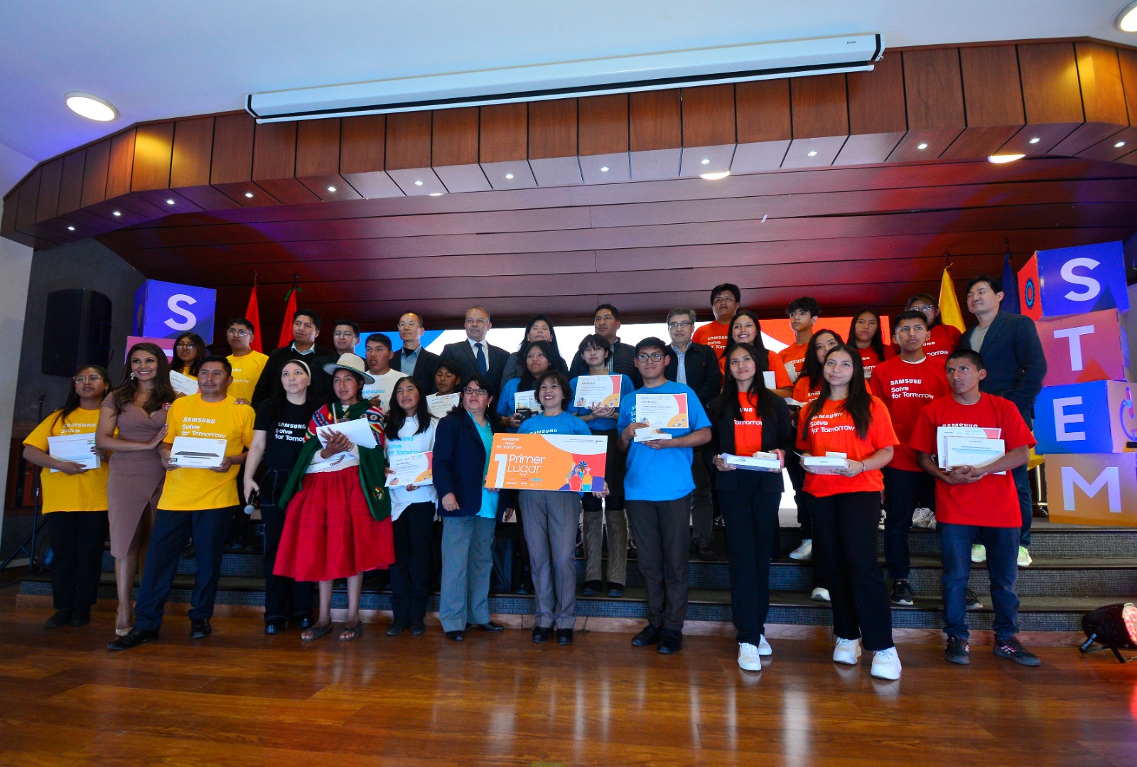 Lee más sobre el artículo Samsung Solve for Tomorrow 2025: últimos días para que escolares bolivianos postulen con soluciones innovadoras