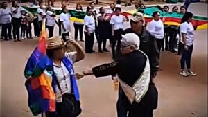 Lee más sobre el artículo Controversia por la Whipala en el Desfile Cívico del 277 Aniversario de San Ignacio de Velasco