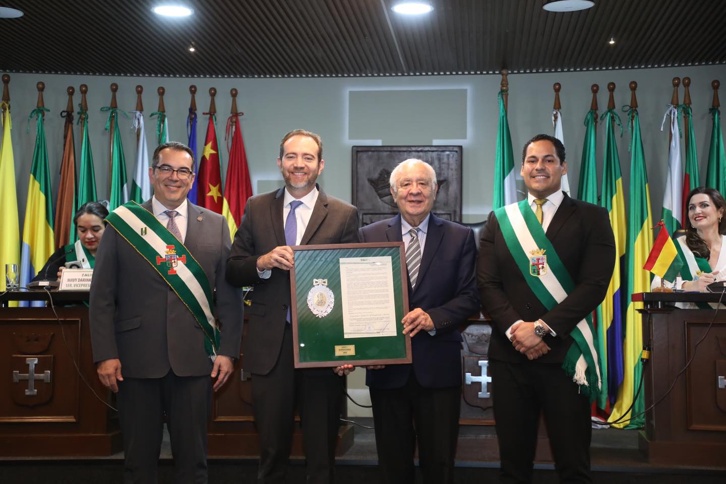 En este momento estás viendo Cooperativa Rural de Electrificación, Recibe reconocimiento por su Compromiso Social en Santa Cruz