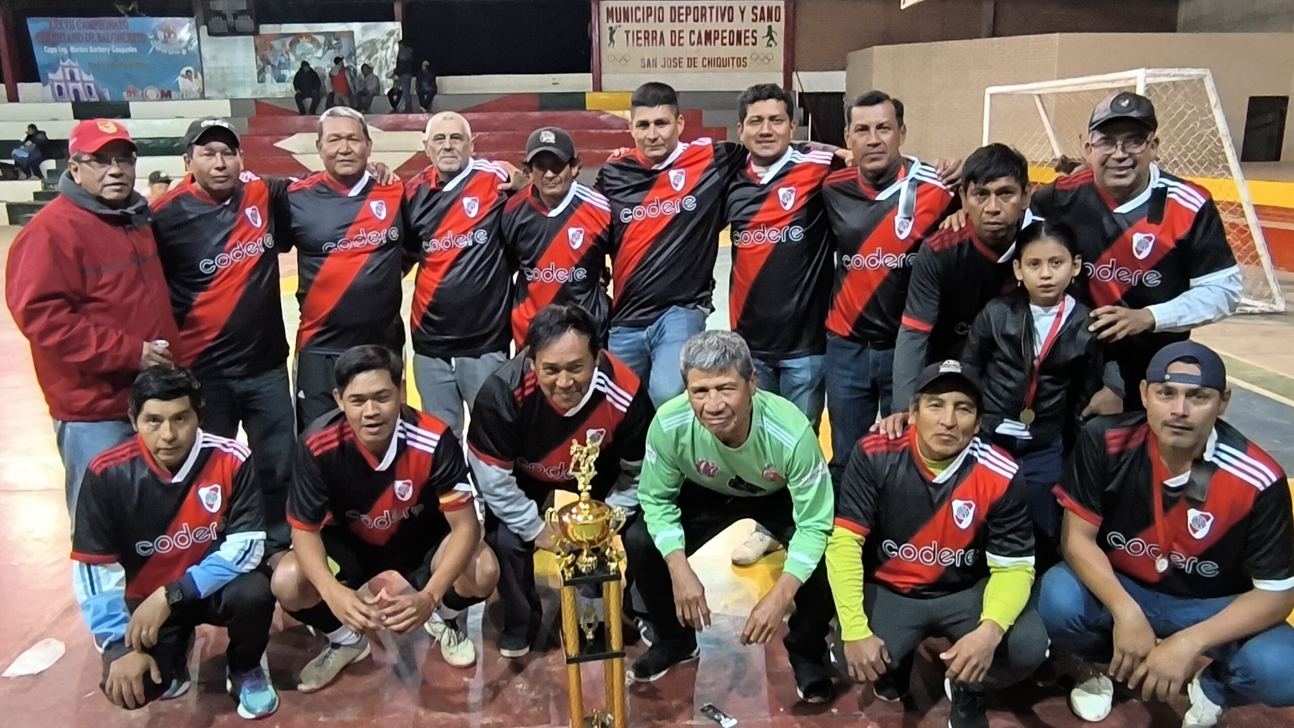 En este momento estás viendo El Club Atlético Oto Cuellar se consagra campeón de la Liga de Futsal en San José de Chiquitos
