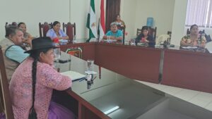 Lee más sobre el artículo Discusión en Concejo de Yapacaní casi termina en golpes entre concejales