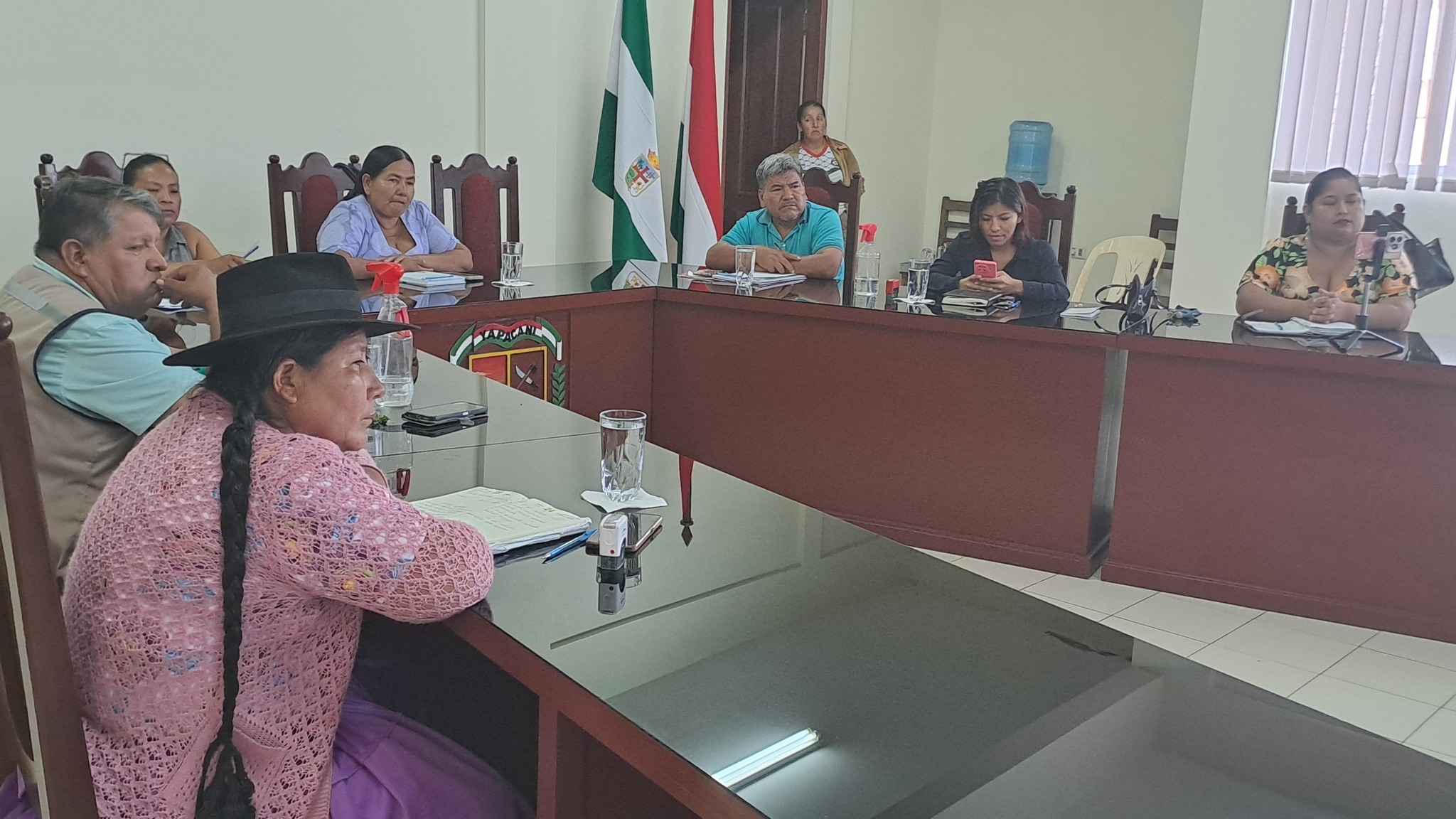 En este momento estás viendo Discusión en Concejo de Yapacaní casi termina en golpes entre concejales