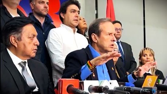 En este momento estás viendo Jorge «Tuto» Quiroga reconoce oficialmente la victoria de Rodrigo Paz Pereira en las elecciones presidenciales de Bolivia