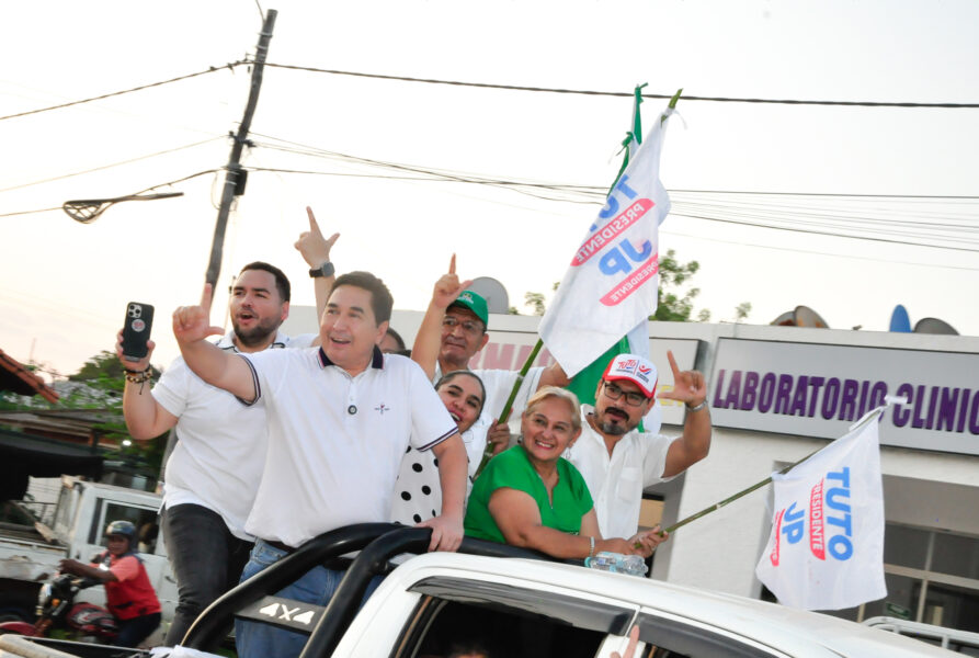 Alianza Libre cierra campaña en San José de Chiquitos con multitudinaria caravana que recorre el municipio en apoyo a Tuto Quiroga