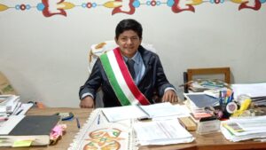 Lee más sobre el artículo Estudiante de la U.E. Hermana Luisa IDL se convierte en “Alcalde por un Día” tras liderar recolección de basura