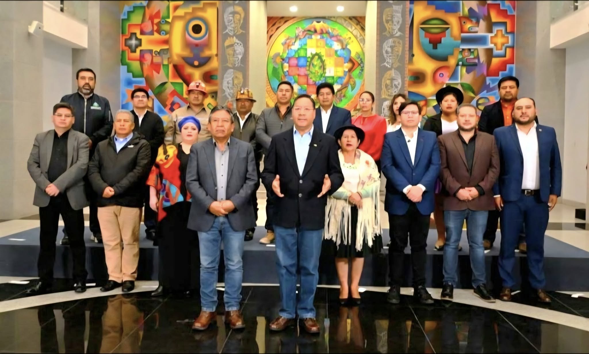 Lee más sobre el artículo Exautoridades del Gobierno de Arce, incluido el expresidente, impedidas de salir del país por orden de arraigo