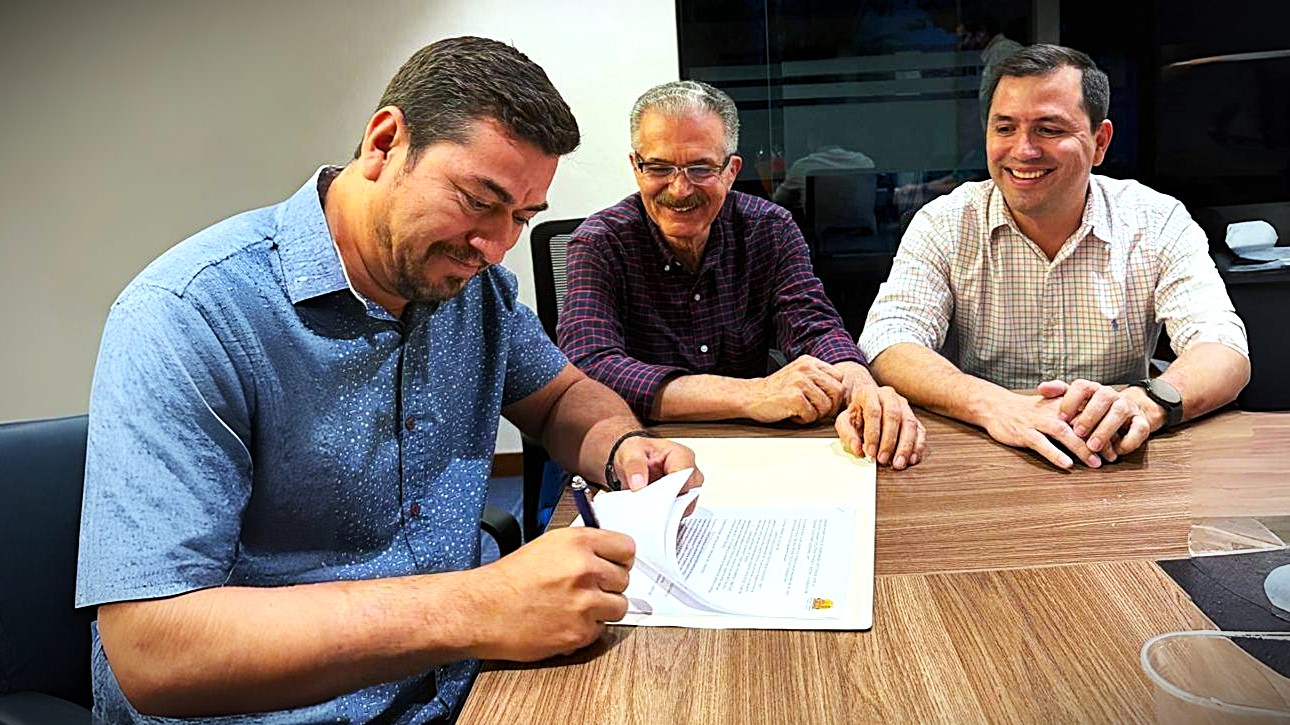 Lee más sobre el artículo Candidato a alcalde, Dagner Espinoza, se incorporó a Nuevo Poder Ciudadano (NPC)