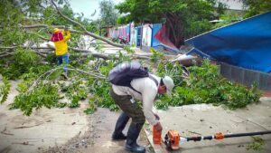 Lee más sobre el artículo Fuertes ráfagas de viento azotan San José de Chiquitos y provocan daños materiales en la madrugada de este lunes