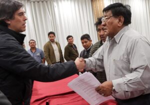 Lee más sobre el artículo Gobierno y transporte nacional alcanzan acuerdos concretos tras diálogo con representación de los nueve departamentos