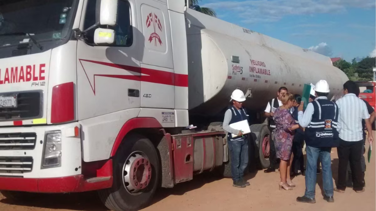 Peruanos abandonan contrabando de combustible boliviano tras eliminación de subsidios en Bolivia