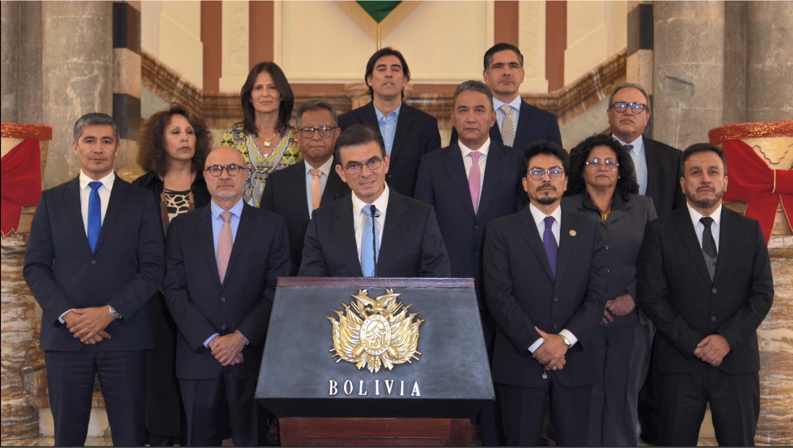Lee más sobre el artículo Presidente suprime subsidios a los hidrocarburos y desata reacciones polarizadas: los precios de gasolina y diésel se disparan
