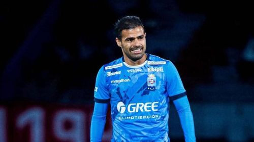 Lee más sobre el artículo Martín Alaniz rescinde su contrato con Blooming por motivos familiares y deja la Academia Celeste a cuatro fechas del cierre del torneo