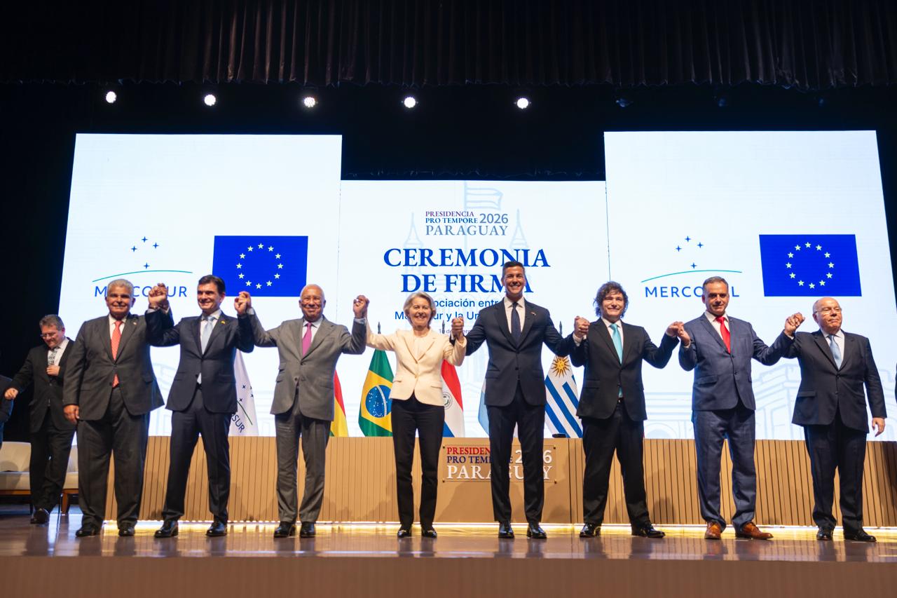 Lee más sobre el artículo Mercosur y la Unión Europea Firman Histórico Acuerdo Comercial en Paraguay con Presencia del Presidente Boliviano Rodrigo Paz