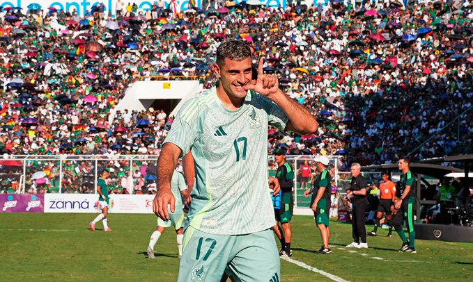 Bolivia cae 0-1 ante México en la emotiva reapertura del Estadio Tahuichi Aguilera