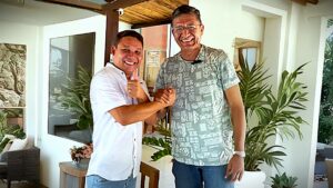 Lee más sobre el artículo Totono Salmón lanza su candidatura a alcalde de San José de Chiquitos por Demócratas, con Johan Espinoza como primer concejal