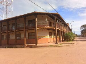 Lee más sobre el artículo Cuatro hombres y una mujer compiten por la silla municipal en Ascensión de Guarayos