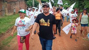 Lee más sobre el artículo «Corazón a Corazón: Dagner Espinoza Abraza a los Más Humildes y Promete un San José con Futuro Mejor»