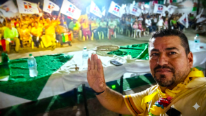 Lee más sobre el artículo Masiva inauguración de casa de campaña PDC: Dagner Espinoza agradece apoyo y prioriza salud del pueblo