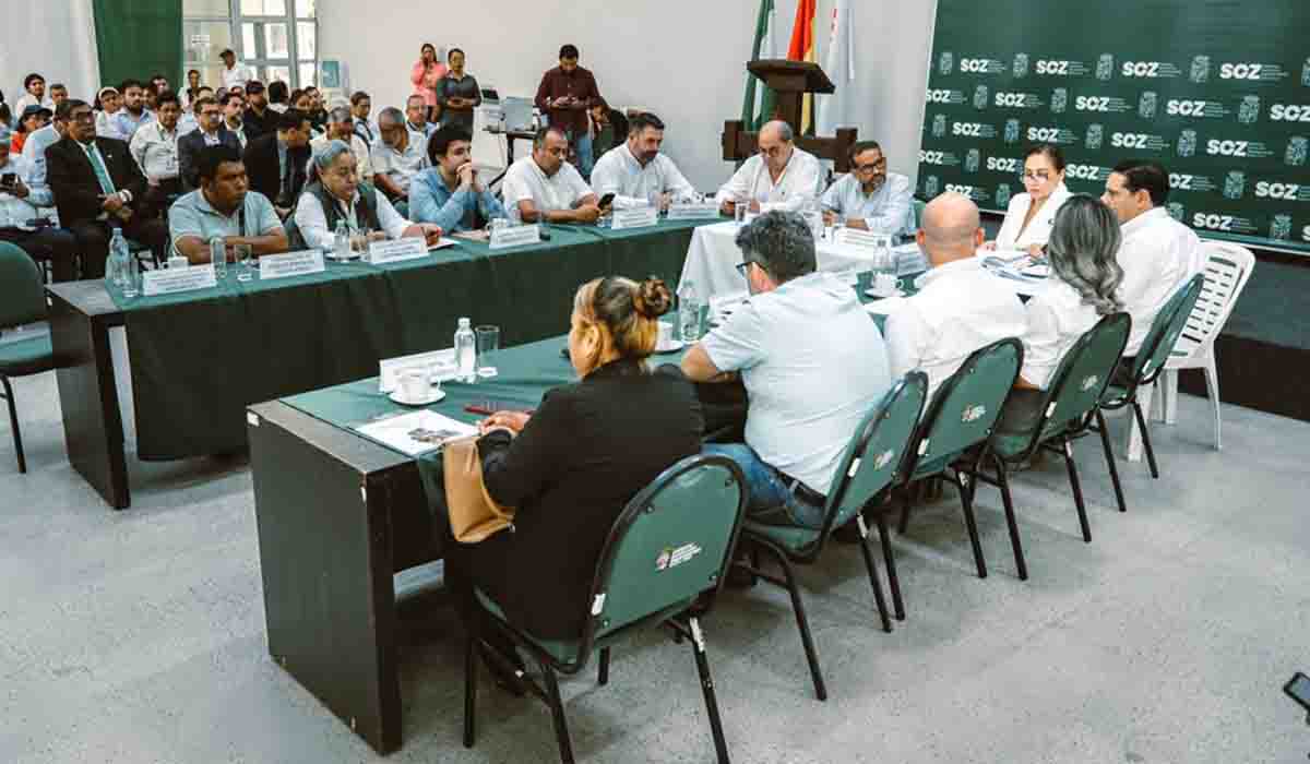 Lee más sobre el artículo Santa Cruz Reactiva Comisión Agraria tras 20 Años: Camacho Anuncia Reversión de Tierras Irregulares y Desalojo de Avasalladores