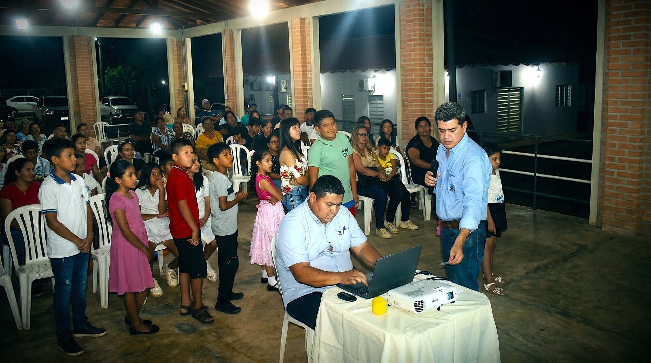 Lee más sobre el artículo Corazones latiendo fuerte: El sorteo de CRE que hizo vibrar San José de Chiquitos con 40 historias de superación que valen oro (y $100)