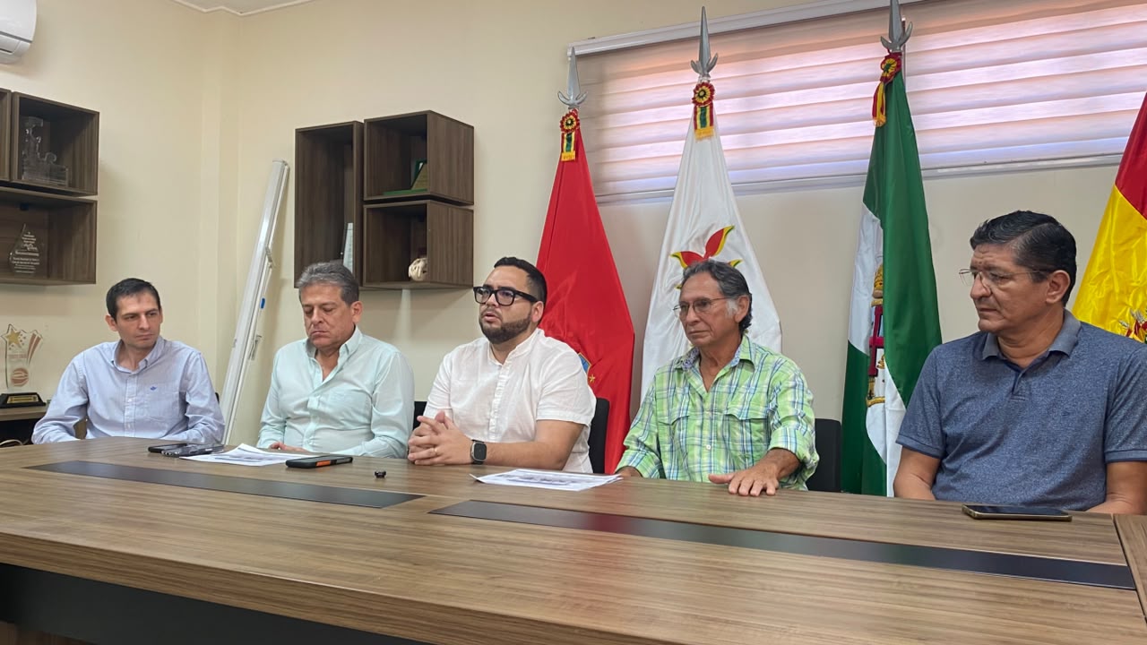 En este momento estás viendo ENDE presenta proyecto de Electrolineras de Carga Rápida y Generación Distribuida al Municipio de San José