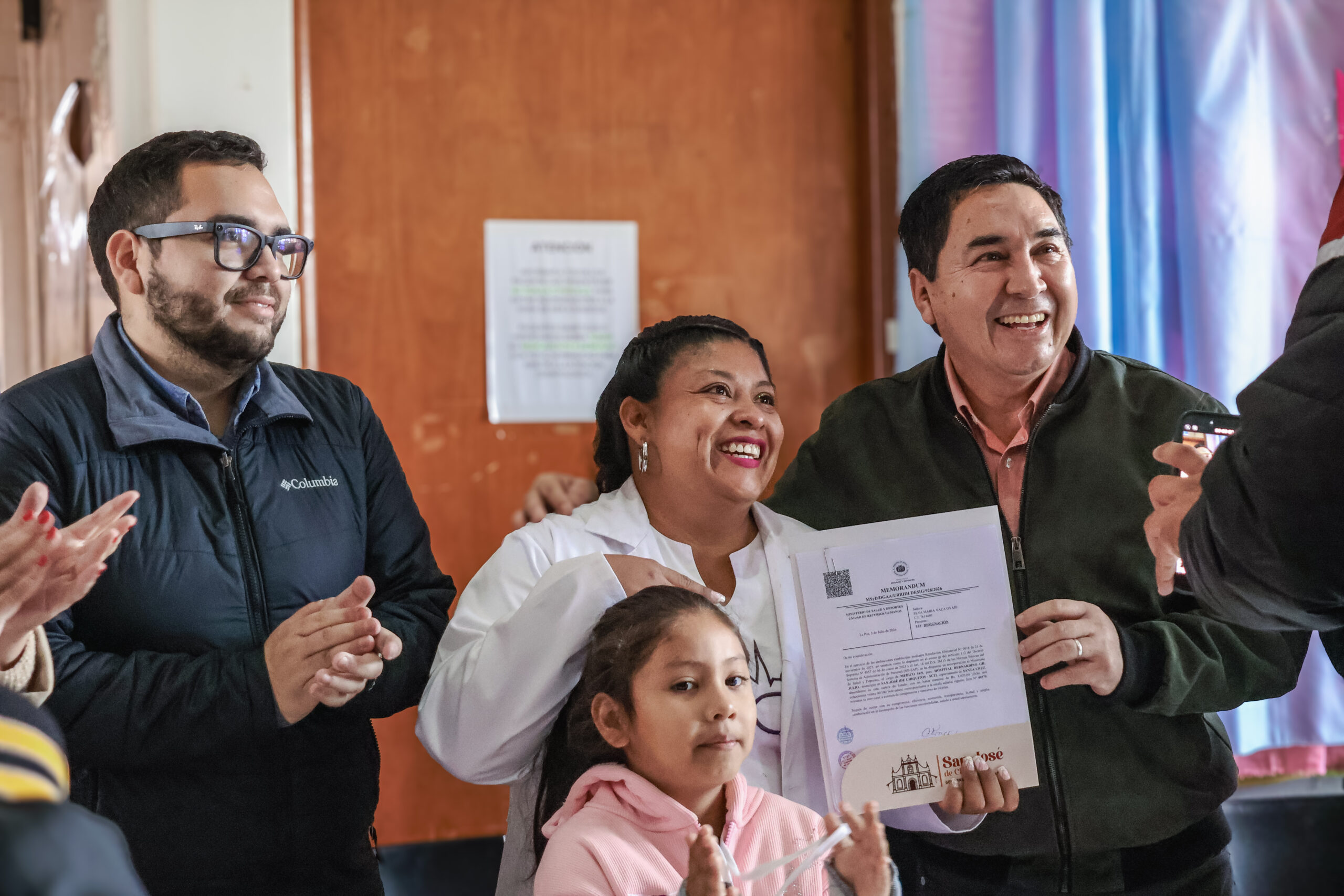 Lee más sobre el artículo Salud en San José: Entregan Item Ministerial a la Dra. Elva Maria Vaca, en el Día Del Trabajador De Salud